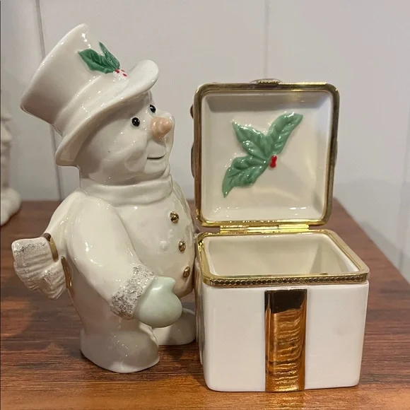 Lenox Festive Snowman with Gold Gift Box Figurine Hinged Gift Opens without Box - Picture 2 of 7